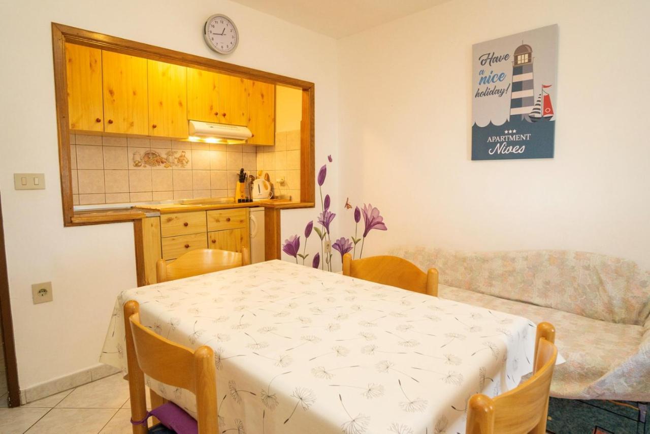 אומאג Apartment Nives מראה חיצוני תמונה