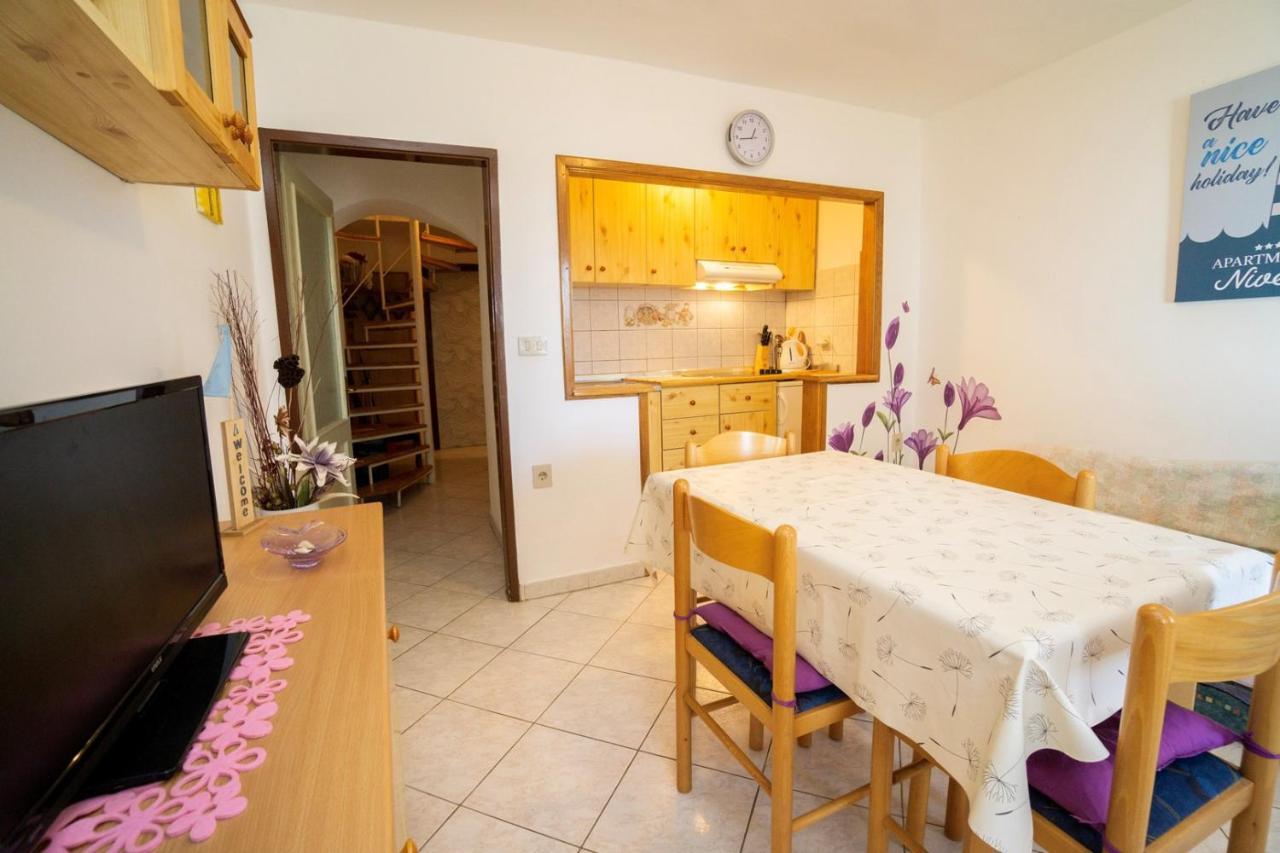אומאג Apartment Nives מראה חיצוני תמונה
